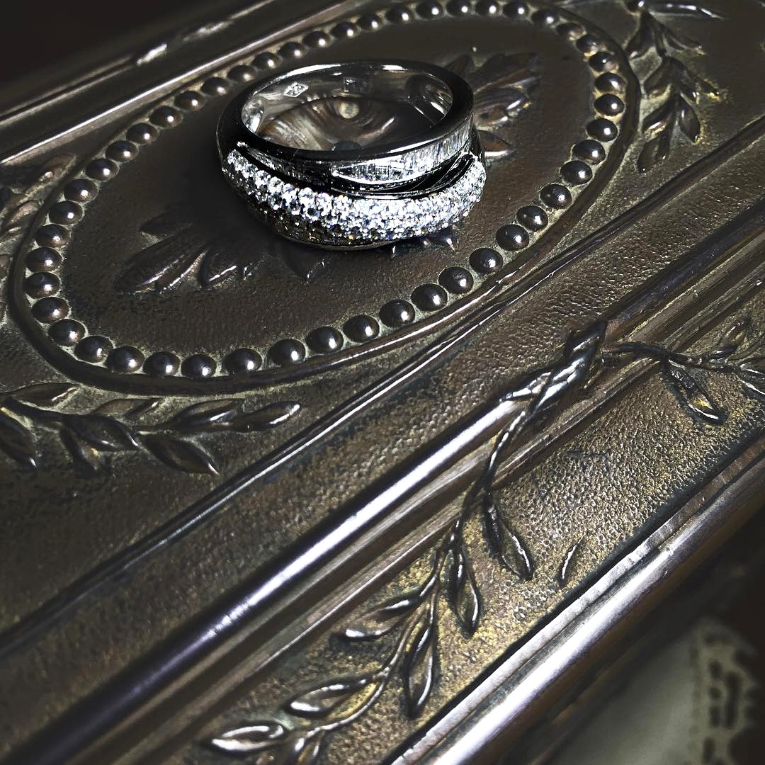 Pavé Diamond ring